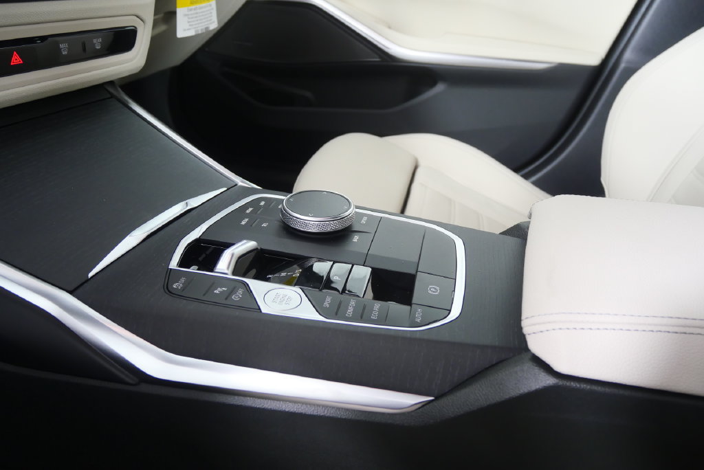 New 2026 BMW 330i Sedan w/ M Sport Package RWD image 19