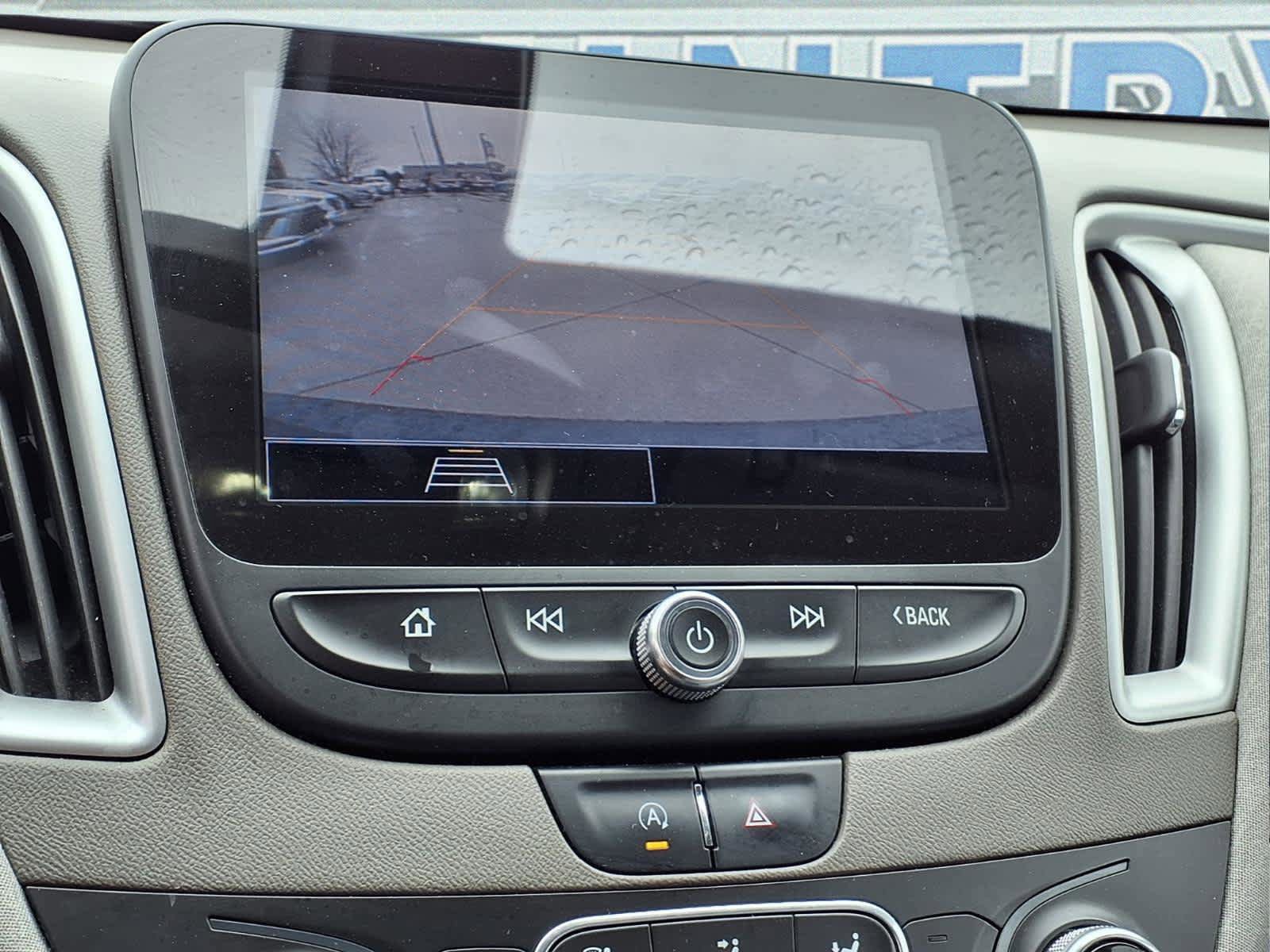 Used 2022 Chevrolet Malibu LT FWD image 17