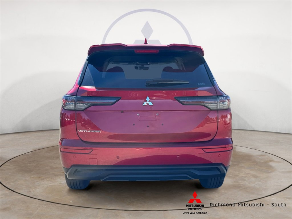 New 2025 Mitsubishi Outlander ES image 4