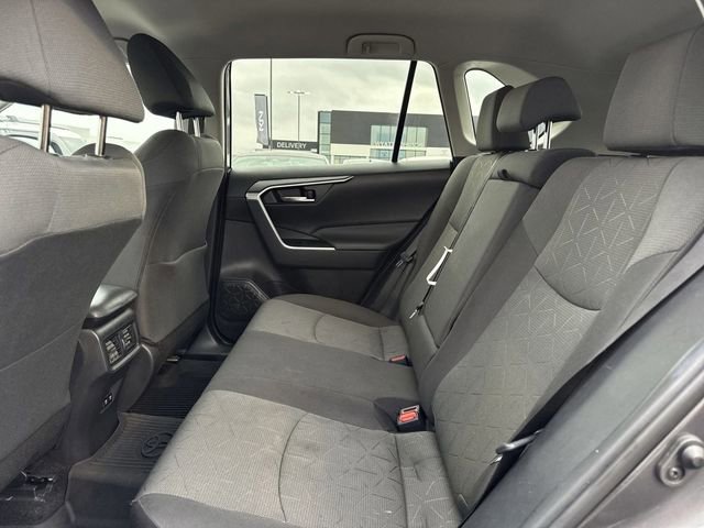 Used 2021 Toyota RAV4 XLE image 10