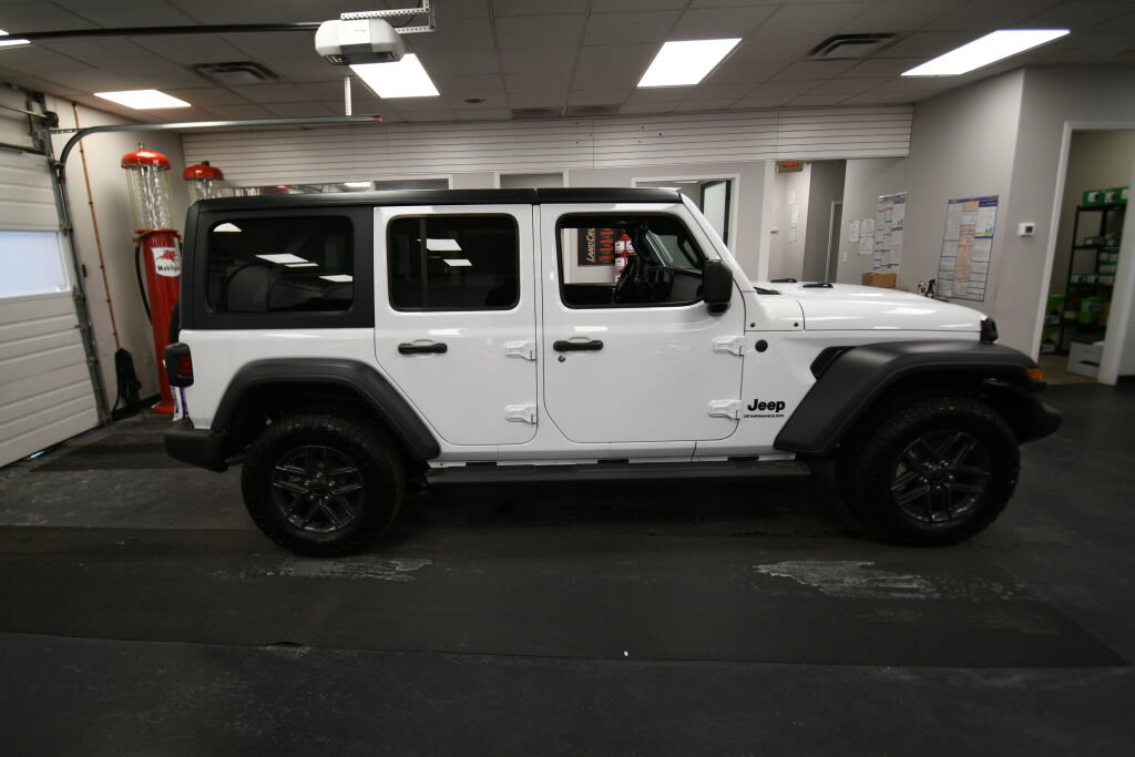 Used 2025 Jeep Wrangler Sport S image 8