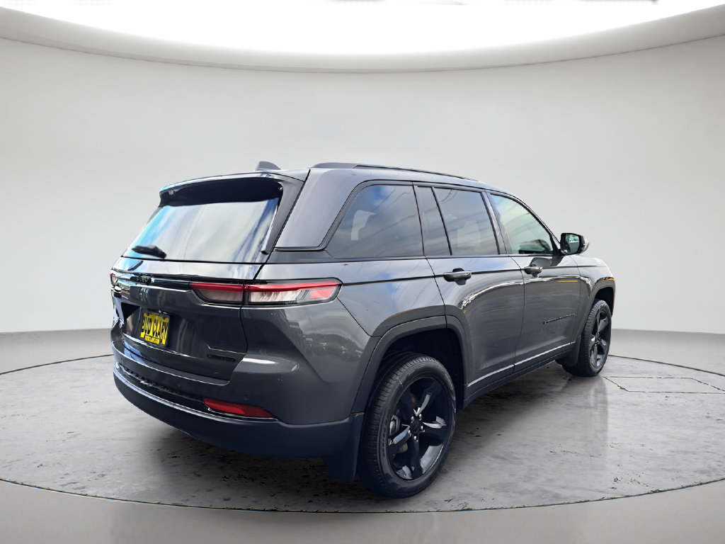New 2025 Jeep Grand Cherokee Limited w/ Black Appearance Package AWD/4WD image 5