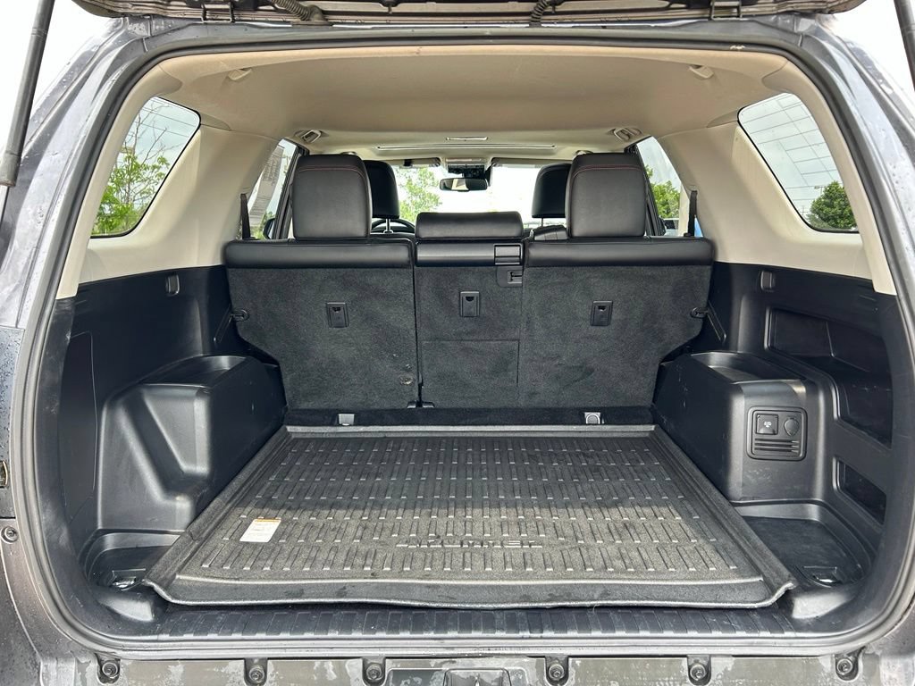 Used 2021 Toyota 4Runner Venture w/ Moonroof Package AWD/4WD image 29