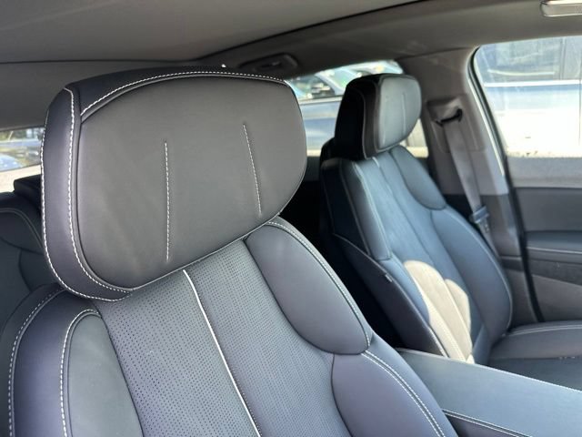 Certified 2025 Cadillac Optiq Luxury 2 w/ LPO, Floor Liner Package AWD/4WD image 14
