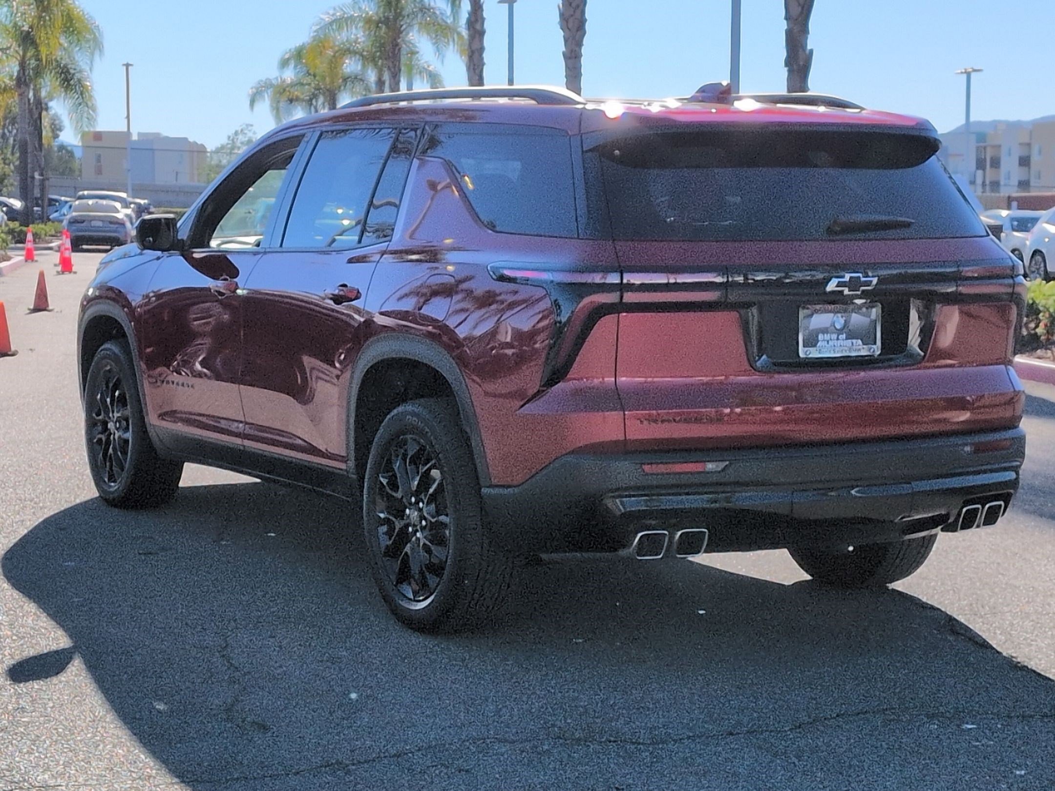 Used 2025 Chevrolet Traverse LT w/ Midnight/Sport Edition image 8