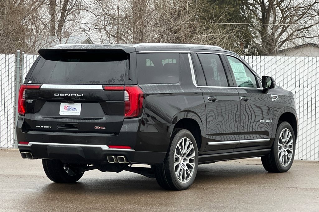 New 2026 GMC Yukon XL Denali w/ Denali Reserve Package image 4