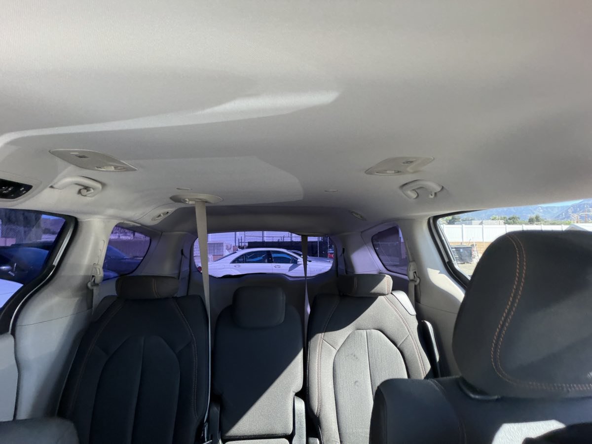 Used 2017 Chrysler Pacifica LX FWD image 21