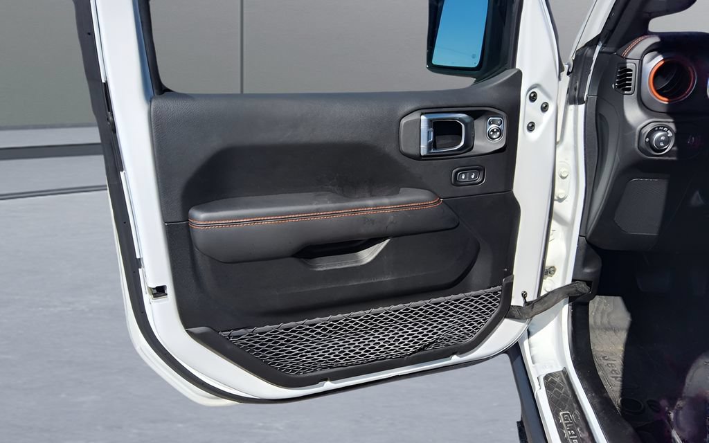 Used 2023 Jeep Gladiator Mojave w/ LED Lighting Group AWD/4WD image 25