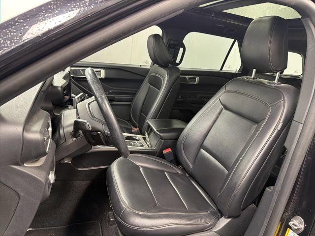 Used 2020 Ford Explorer XLT w/ Equipment Group 202A AWD/4WD image 22