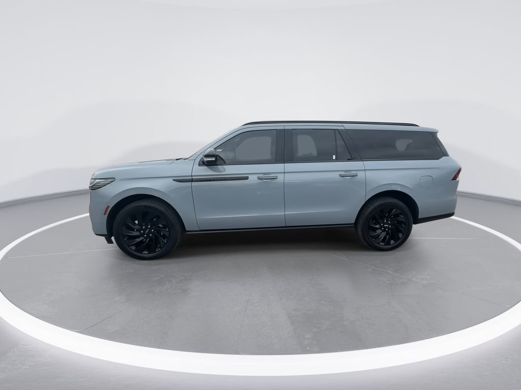 Used 2025 Lincoln Navigator L Reserve w/ Jet Appearance Package image 5