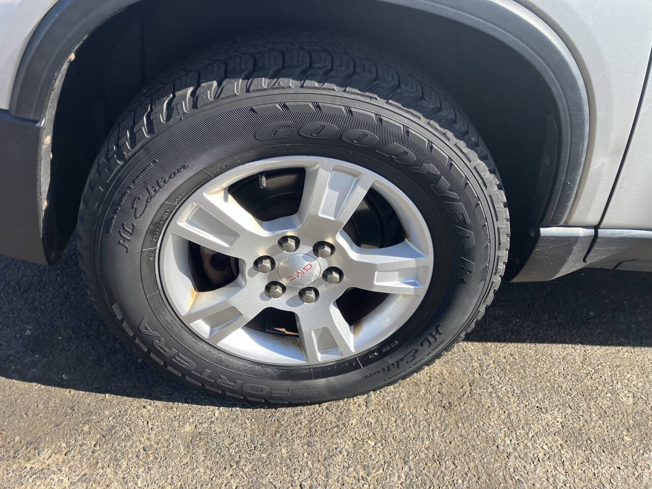 Used 2010 GMC Acadia SL image 15