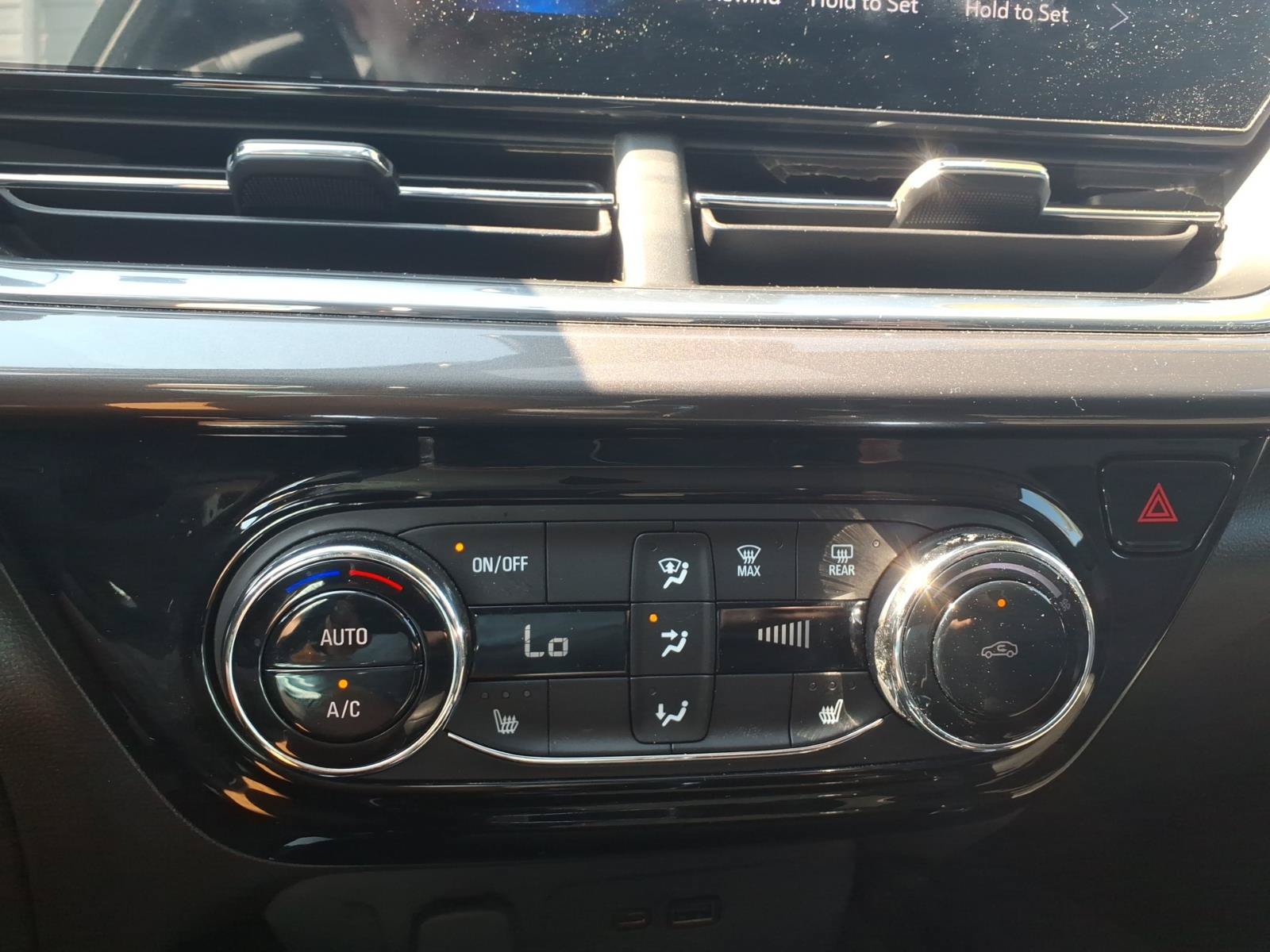 Used 2025 Chevrolet Trax ACTIV FWD image 23