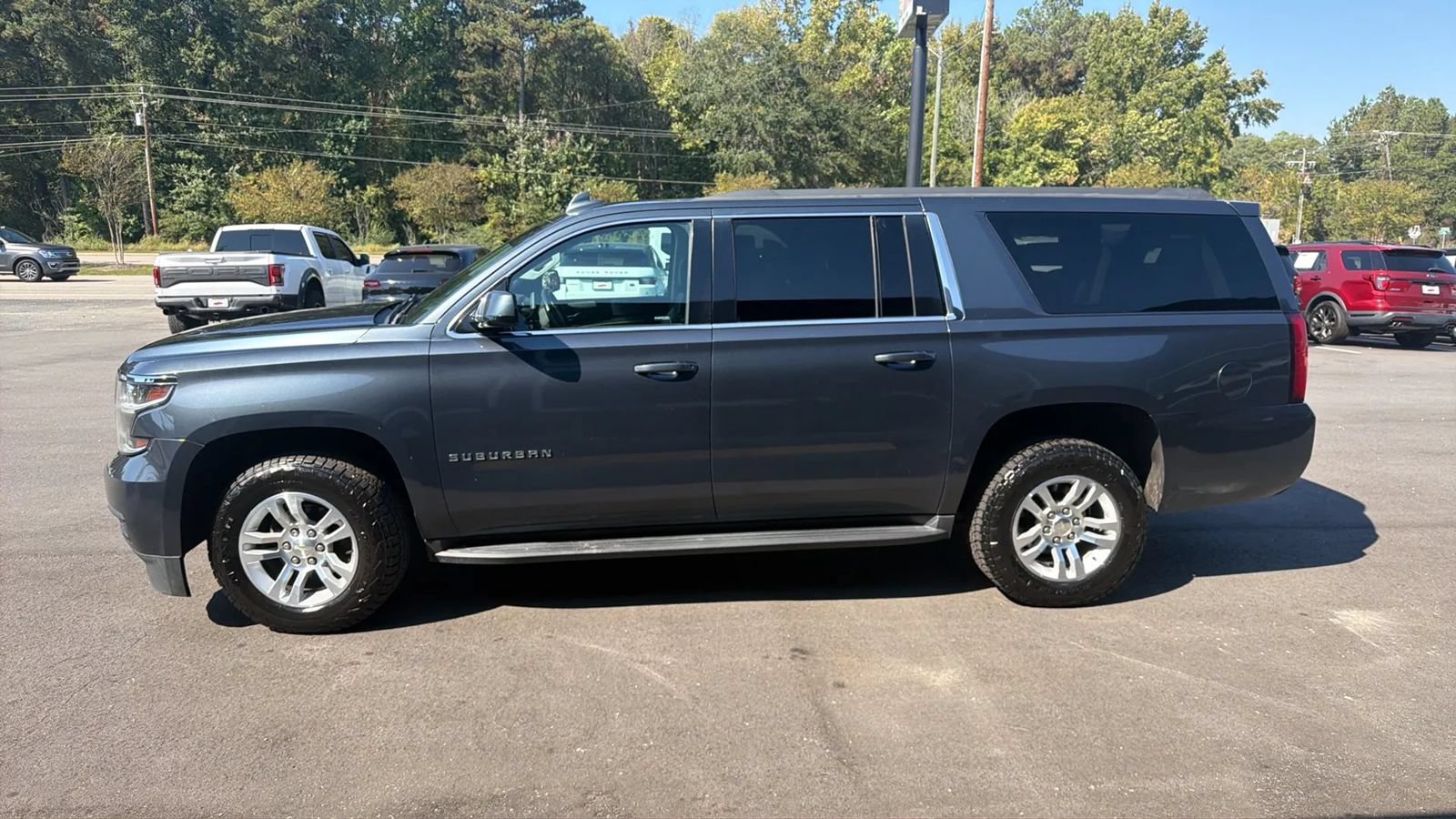 Used 2019 Chevrolet Suburban LT AWD/4WD image 4