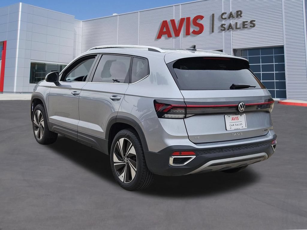 Used 2025 Volkswagen Taos SE AWD/4WD image 3