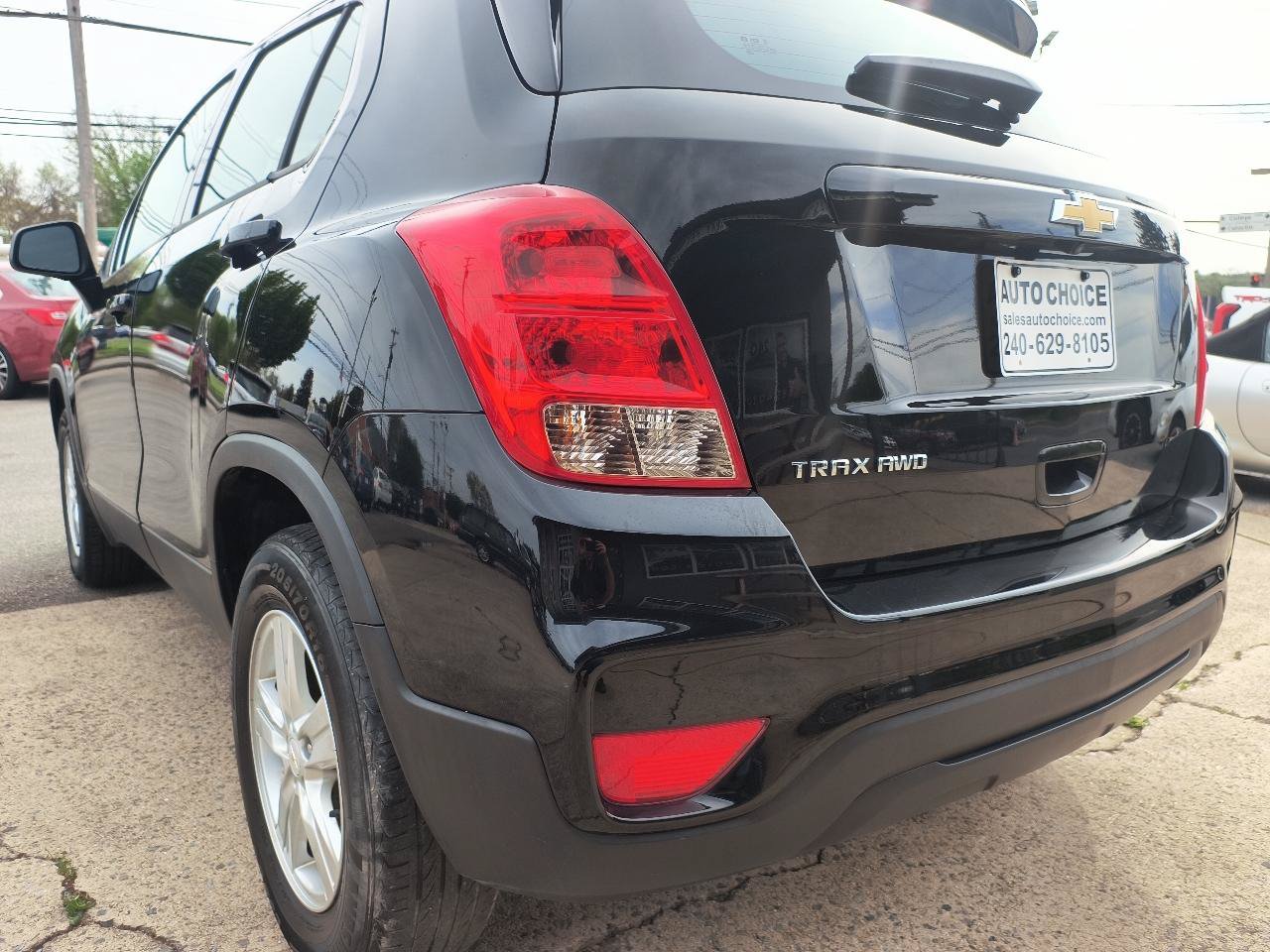 Used 2020 Chevrolet Trax LS AWD/4WD image 31