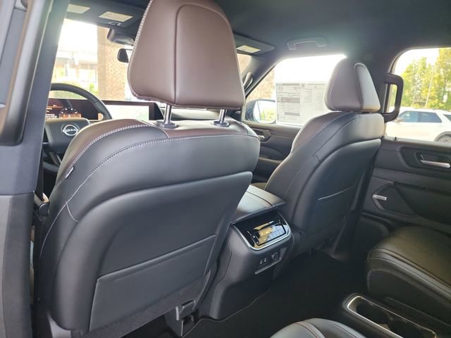 New 2026 Nissan Armada SL w/ Captain's Chari Seat Package image 33
