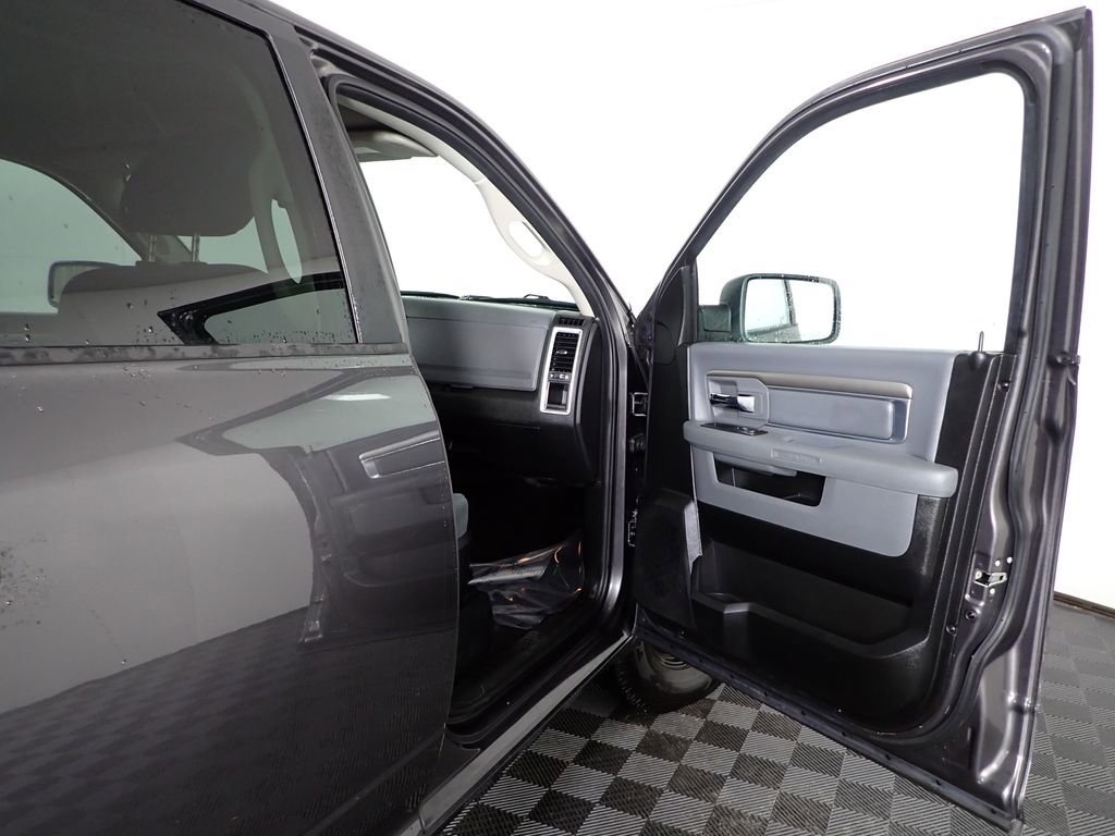 Used 2019 RAM 1500 Classic Warlock image 39