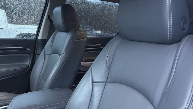 Used 2019 Buick Enclave Essence image 18