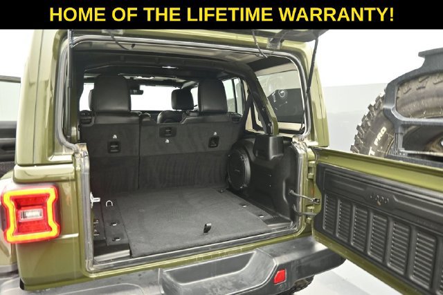 Used 2022 Jeep Wrangler Unlimited Rubicon w/ Trailer Tow Package AWD/4WD image 35