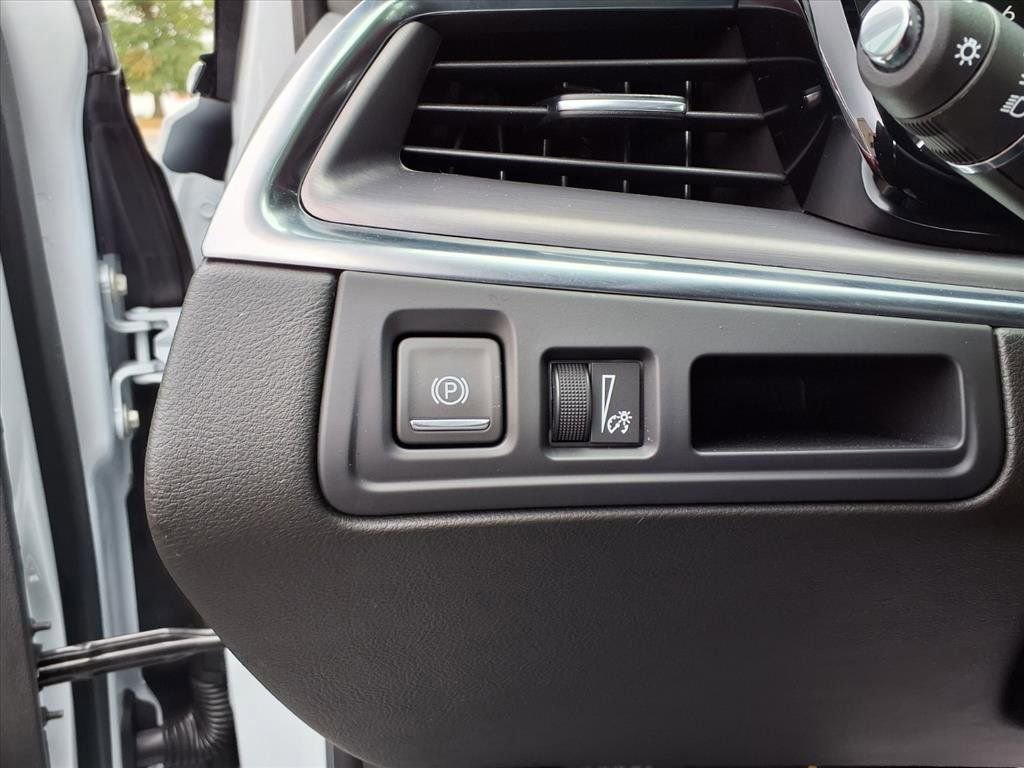 Used 2025 Cadillac XT5 Luxury image 11