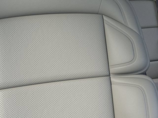 New 2025 Lincoln Navigator Reserve AWD/4WD image 16