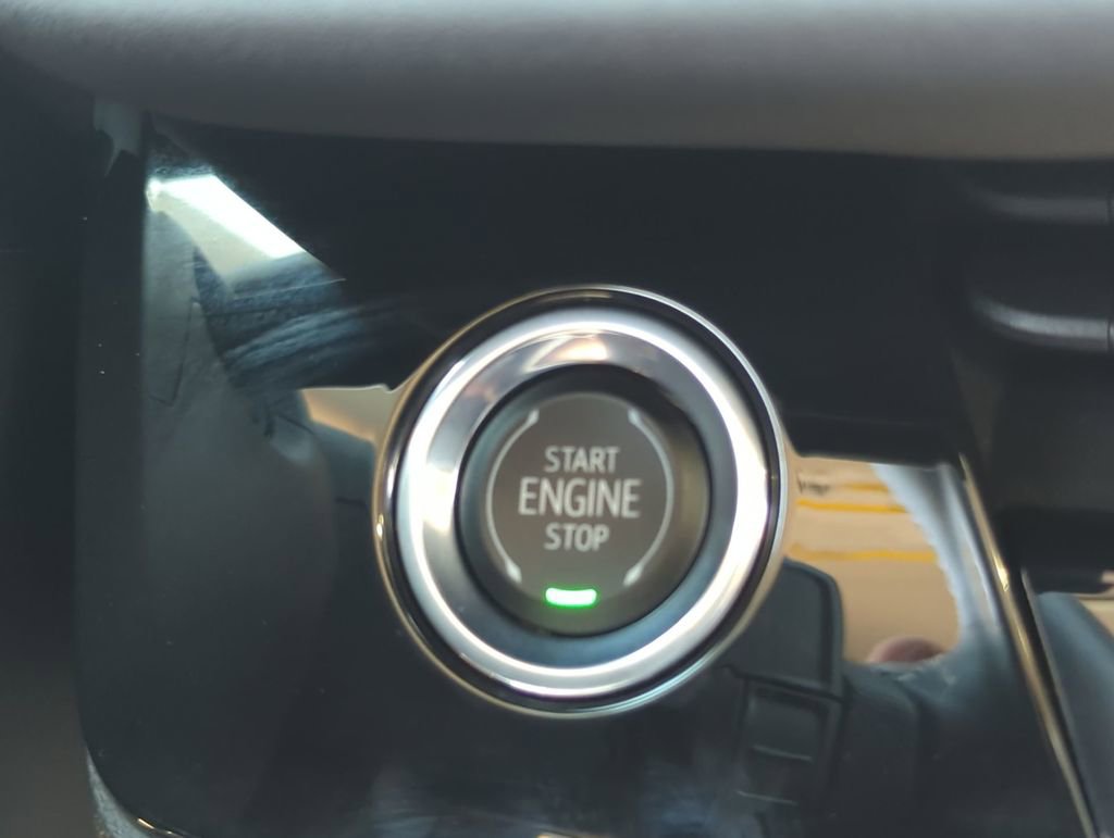 Used 2025 Buick Envision Sport Touring image 17