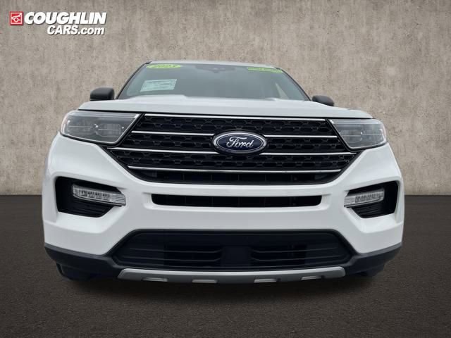 Used 2023 Ford Explorer XLT w/ Equipment Group 202A image 8
