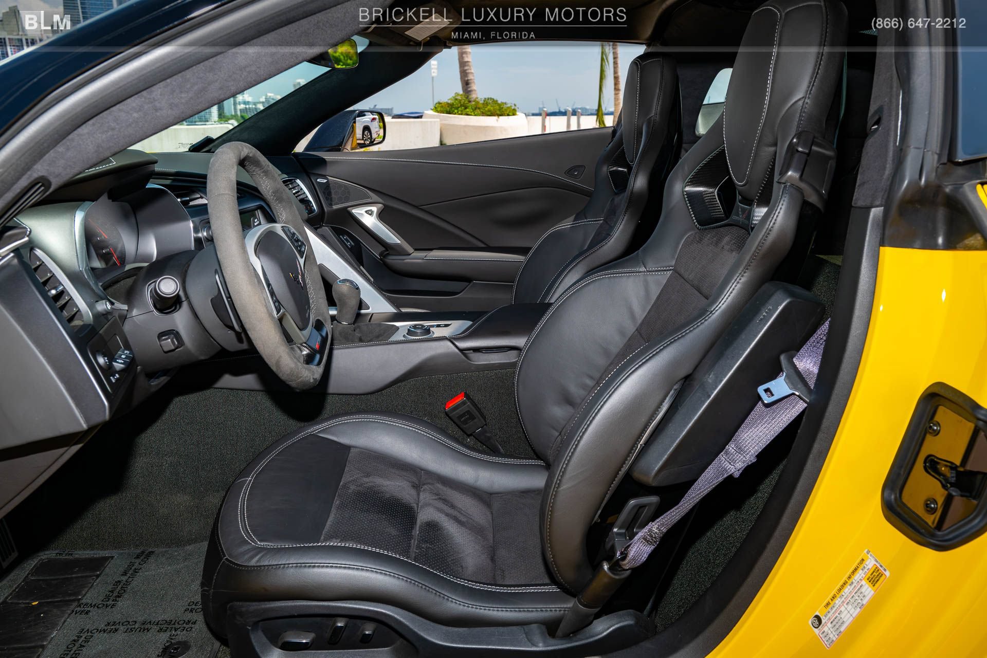 Used 2015 Chevrolet Corvette Z06 w/ 3LZ Preferred Equipment Group RWD image 8