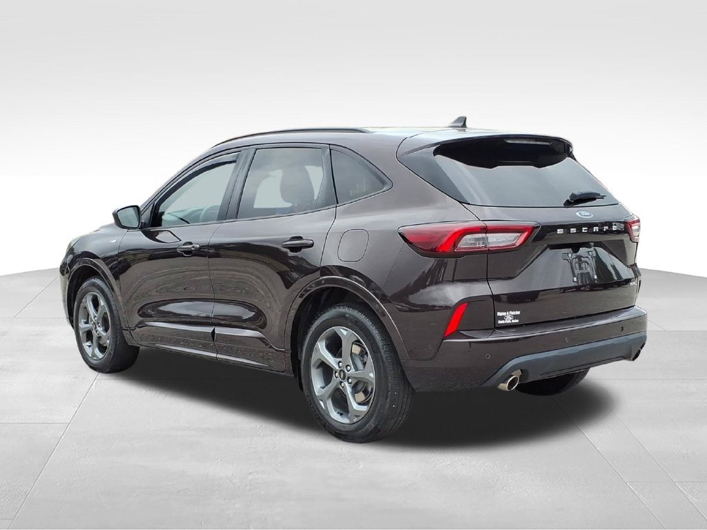 Used 2023 Ford Escape ST-Line w/ Tech Pack #1 AWD/4WD image 8