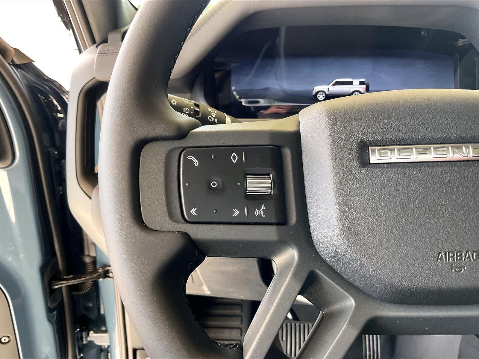 New 2026 Land Rover Defender 110 X-Dynamic SE AWD/4WD image 17