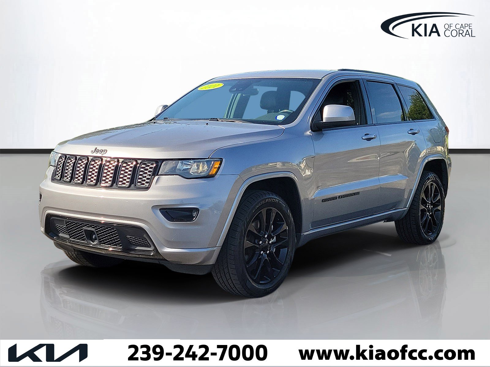 Used 2021 Jeep Grand Cherokee Laredo X RWD image 3