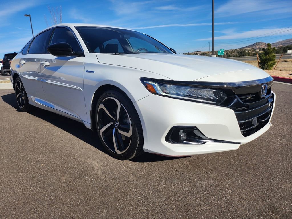 Used 2022 Honda Accord Sport image 2