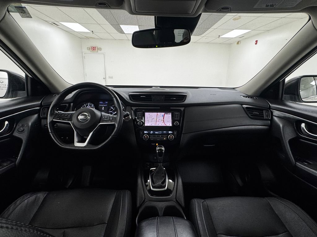 Used 2018 Nissan Rogue SL w/ Premium Package image 17