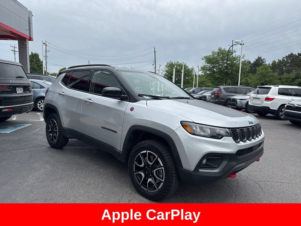 Used 2025 Jeep Compass Trailhawk AWD/4WD image 9