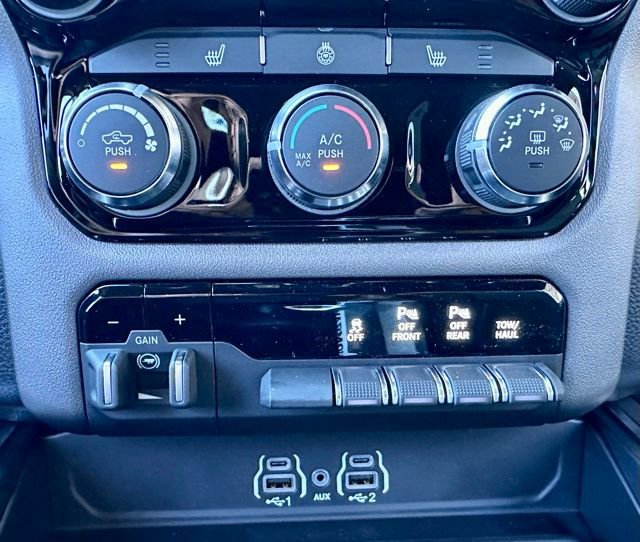 New 2026 RAM 1500 4x4 Crew Cab image 31