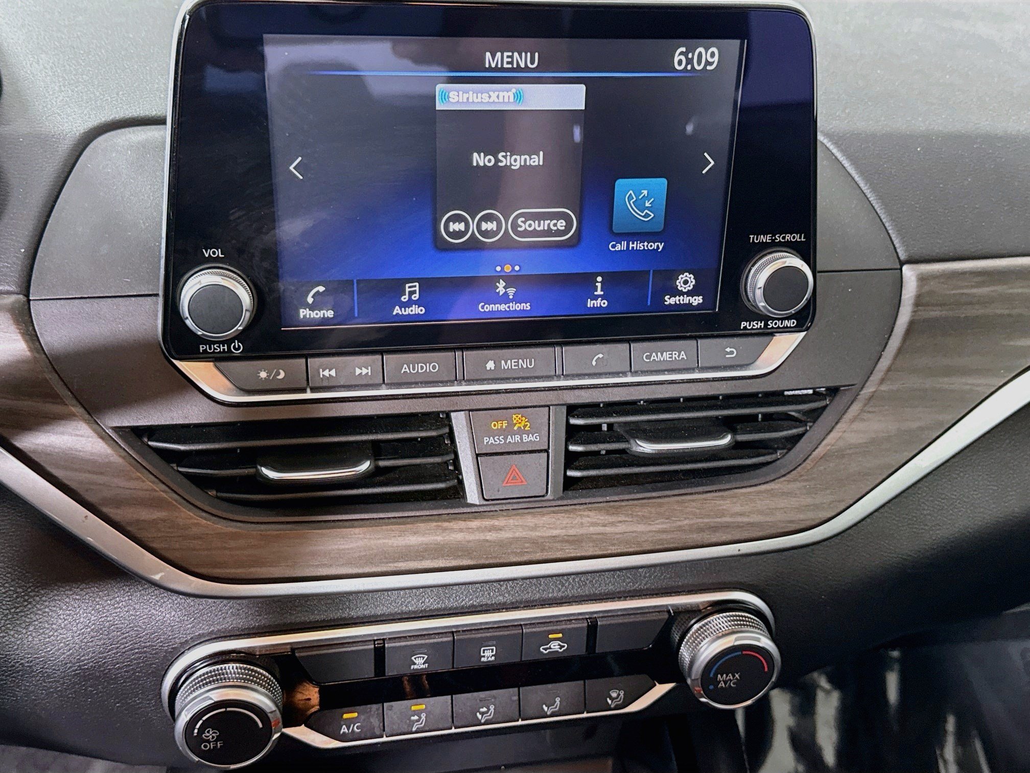 Used 2023 Nissan Altima 2.5 SV FWD image 18