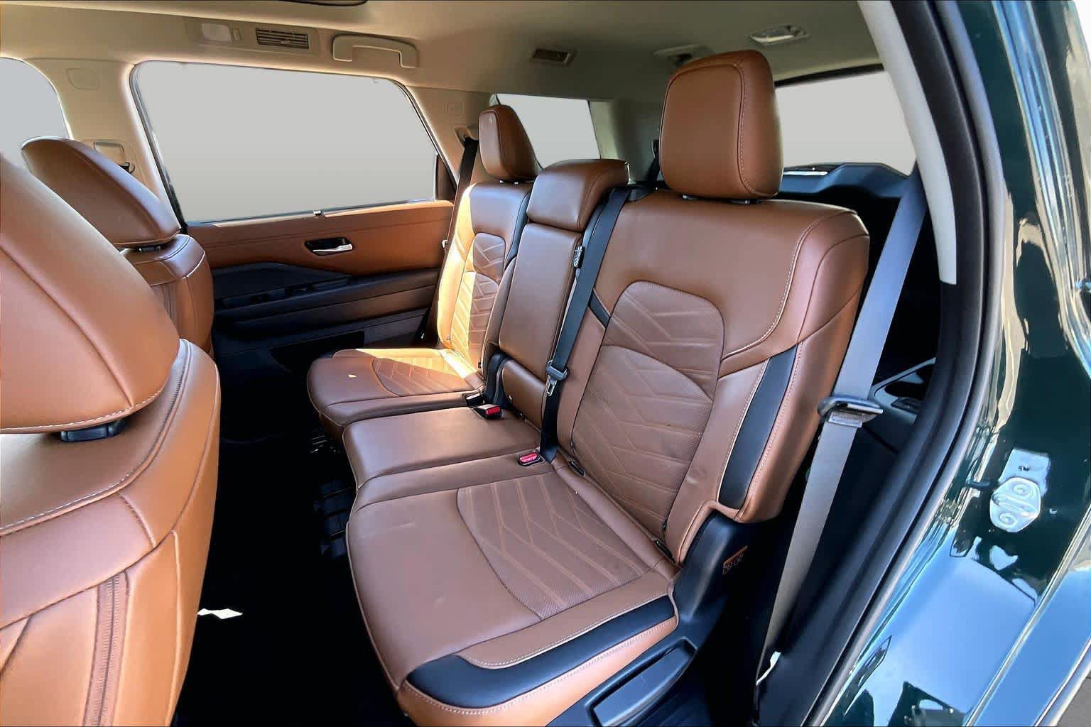 Certified 2025 Nissan Pathfinder Platinum w/ Cargo Package FWD image 20