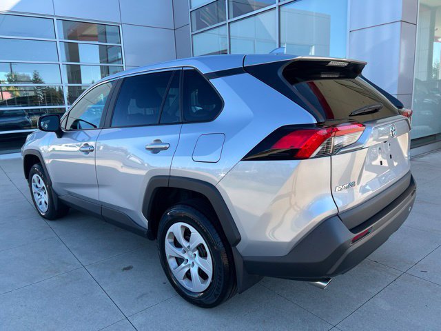 Used 2023 Toyota RAV4 LE AWD/4WD image 5