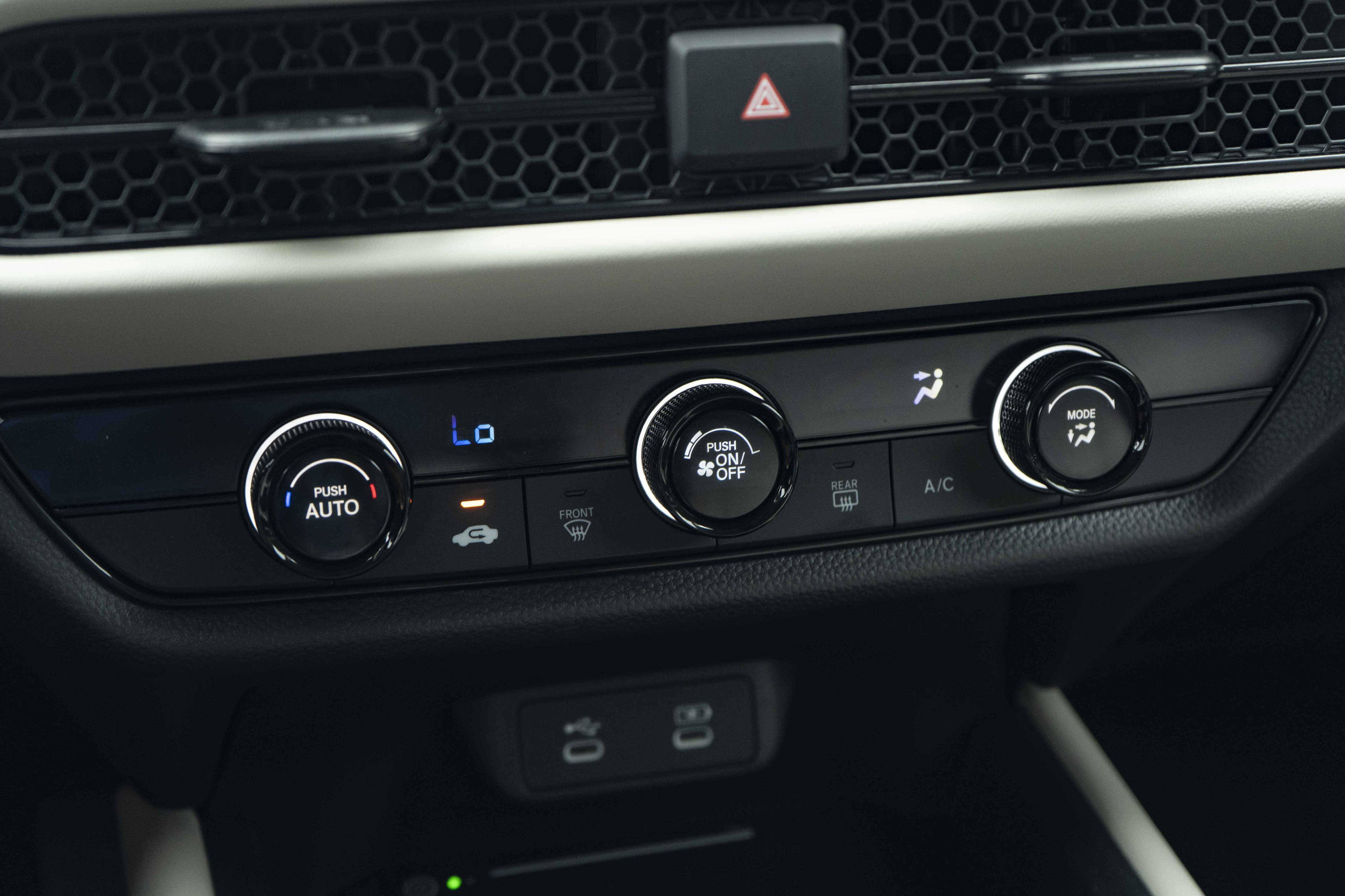 Certified 2026 Honda HR-V LX image 33