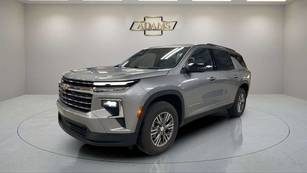 Certified 2026 Chevrolet Traverse LT w/ Driver Confidence Package FWD image 1