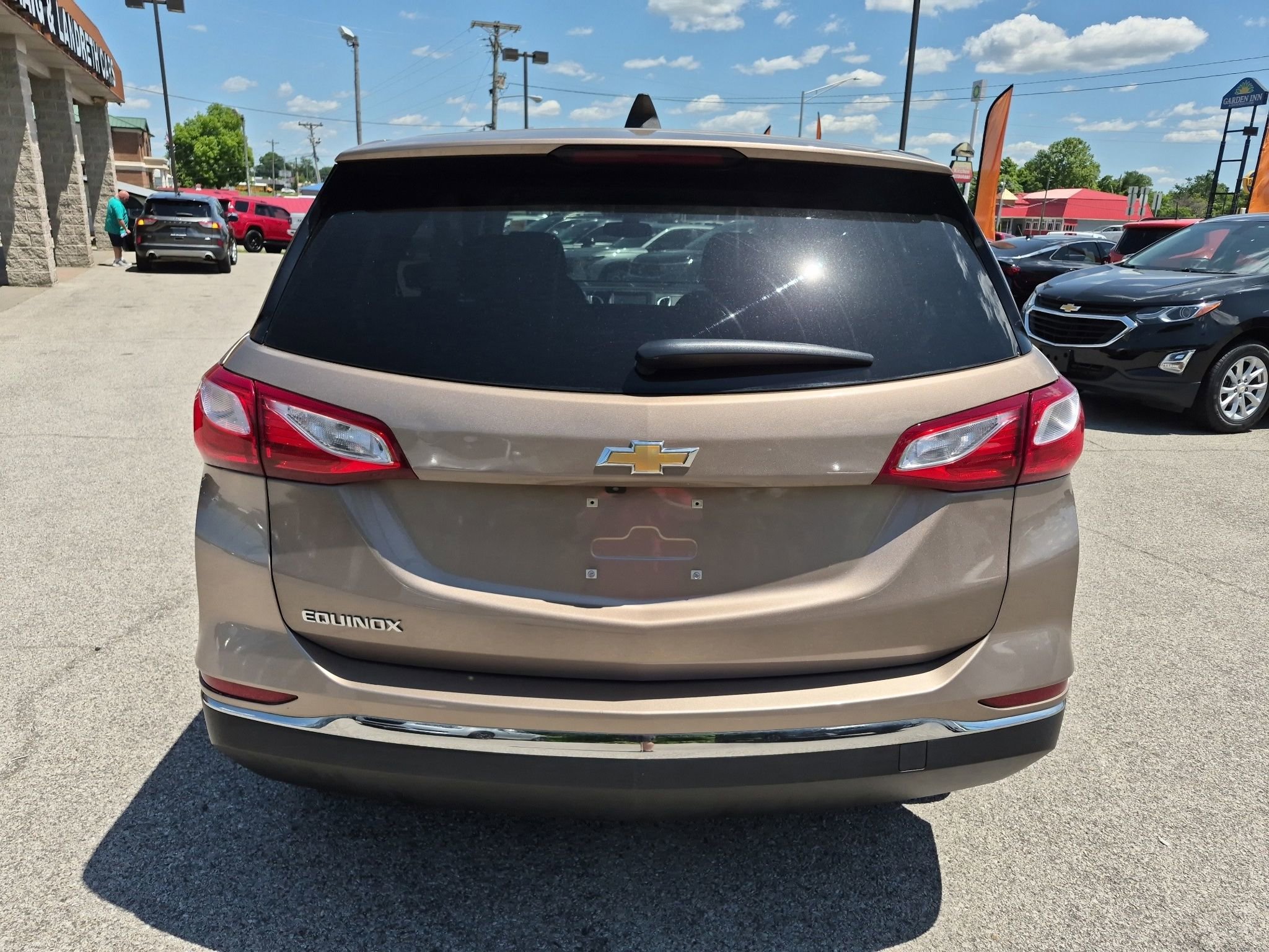 Used 2018 Chevrolet Equinox LS w/ LPO, Cargo Package FWD image 4