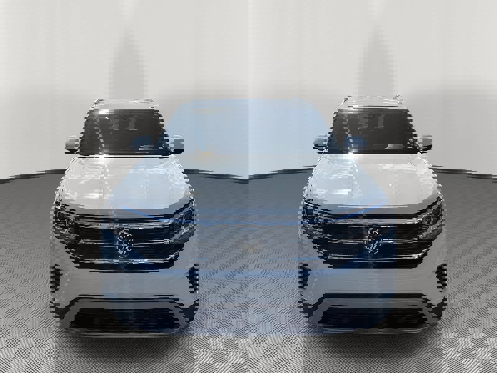 Used 2022 Volkswagen Atlas Cross Sport SE image 2