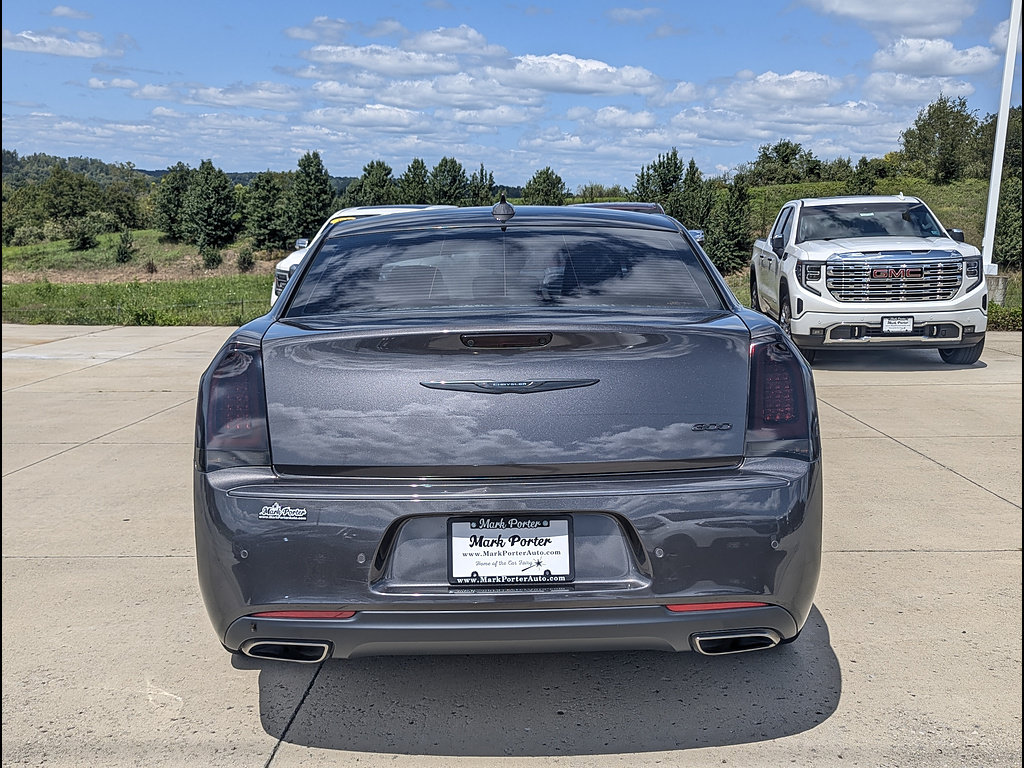 Used 2023 Chrysler 300 Touring L w/ Popular Equipment Group RWD image 8