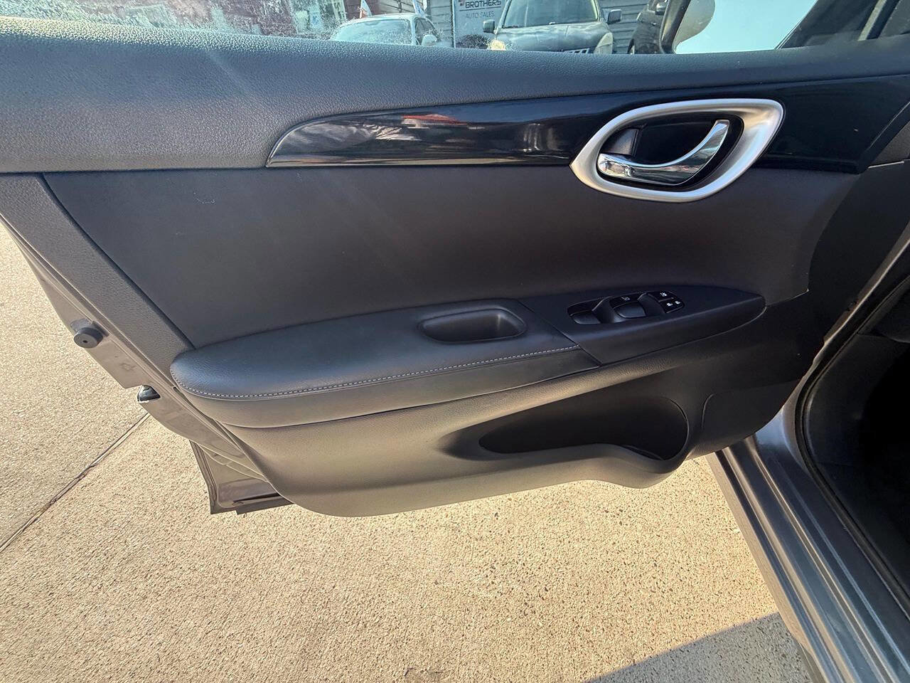 Used 2016 Nissan Sentra SV image 40