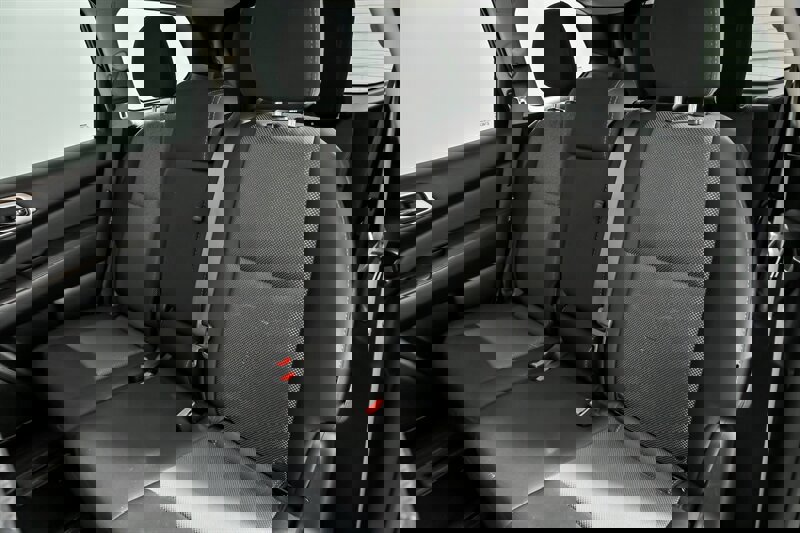 Used 2019 Nissan Pathfinder SV image 21