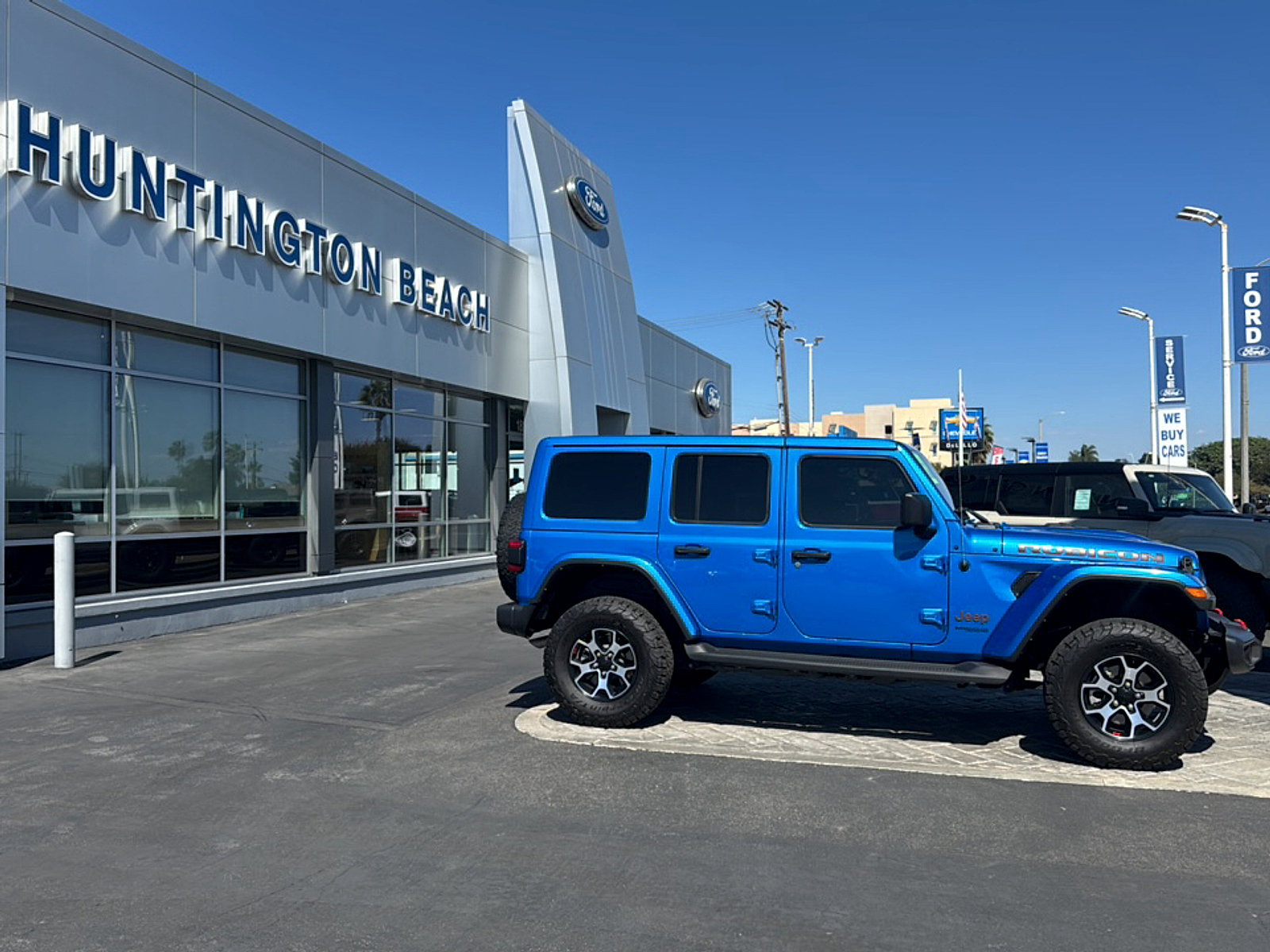 Used 2022 Jeep Wrangler Unlimited Rubicon w/ LED Lighting Group AWD/4WD image 3
