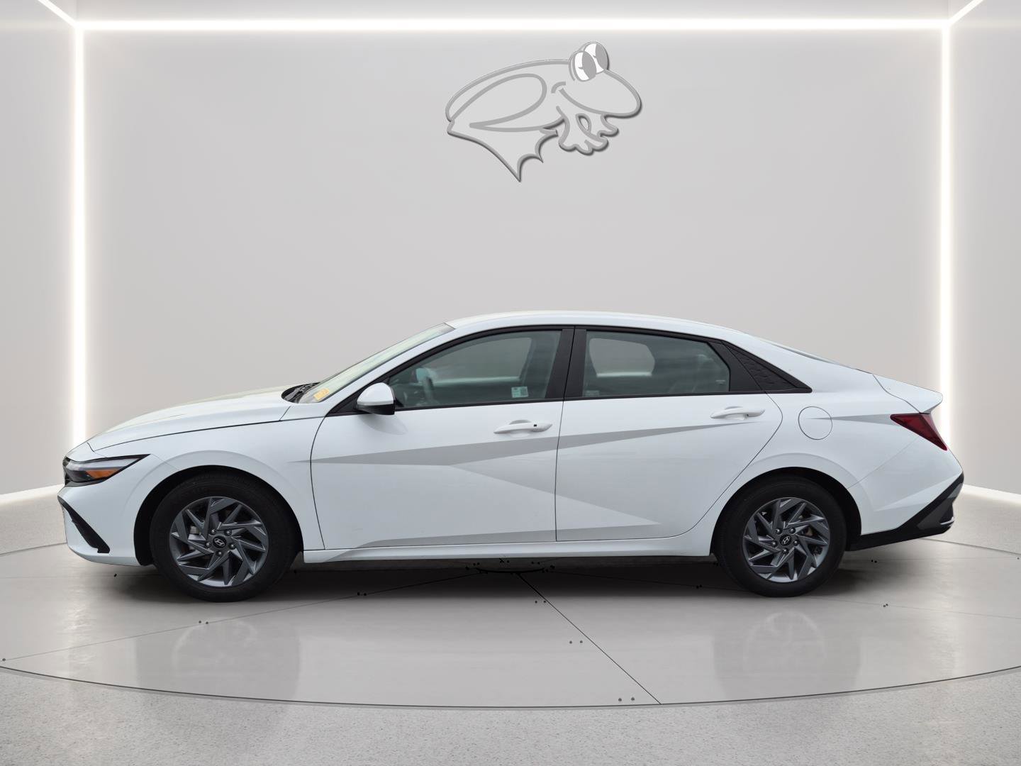 Used 2024 Hyundai Elantra SEL FWD image 4