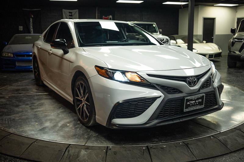 Used 2023 Toyota Camry SE FWD image 5