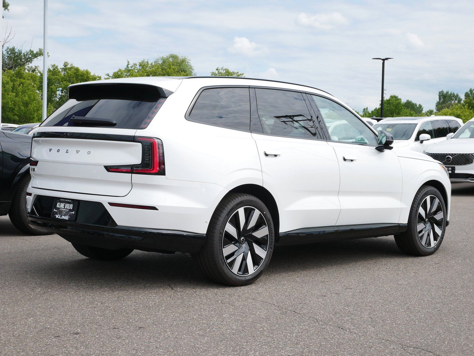 New 2026 Volvo EX90 Ultra AWD/4WD image 3