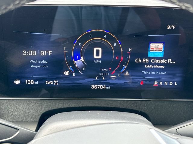 Used 2025 Chevrolet Traverse LT AWD/4WD image 15